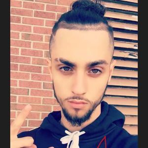 Meet your Posher, Max